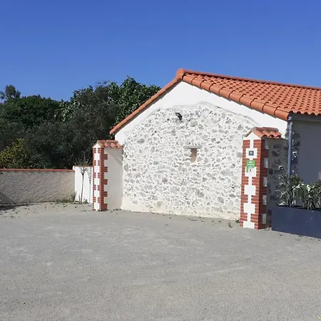 Arvor Et Tevenn بيت للعطل